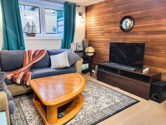 Nautical Nook - Legal Suite near Foothills Hospital